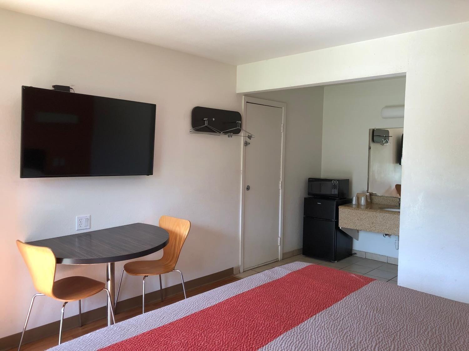 Motel 6-Clute, Tx Bagian luar foto