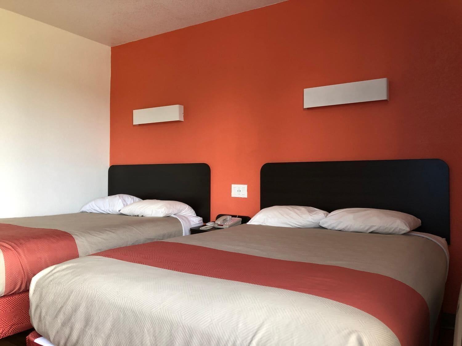 Motel 6-Clute, Tx Bagian luar foto
