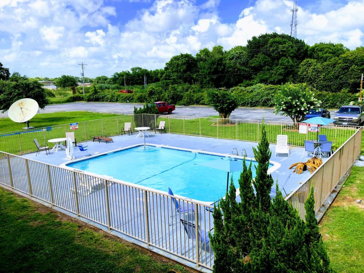 Motel 6-Clute, Tx Bagian luar foto