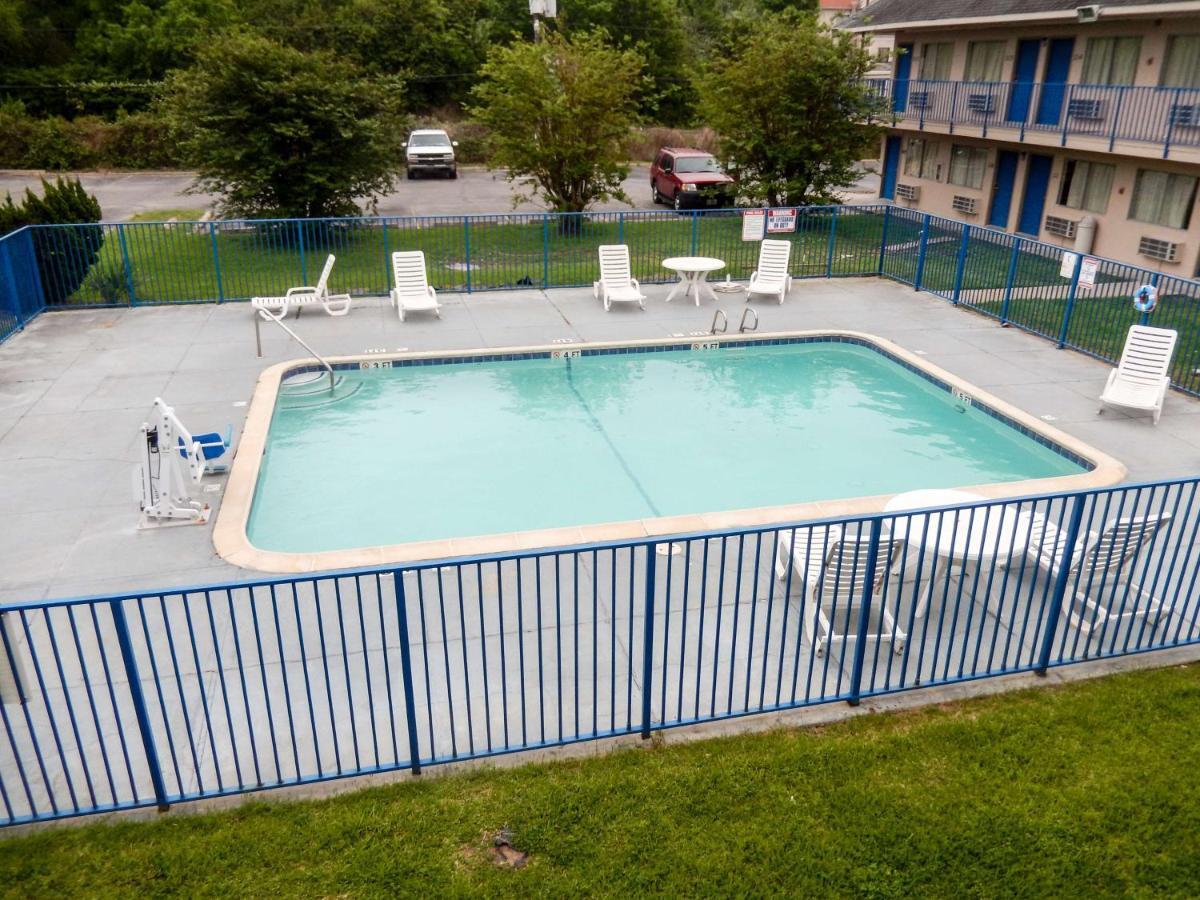 Motel 6-Clute, Tx Bagian luar foto